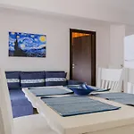Utopia City Apartment, Vesta Philoxenia